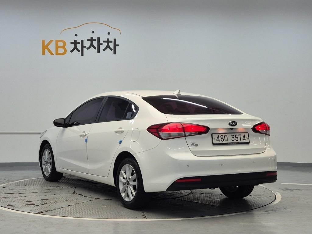 KIA K3 - Vista 4