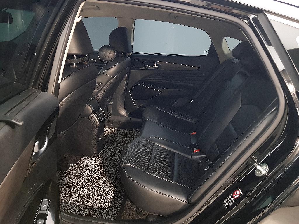 KIA K7 - Vista 9