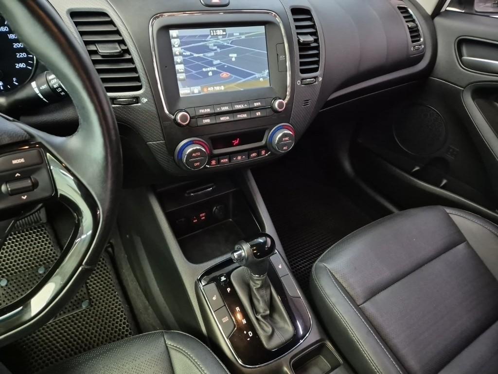 KIA K3 - Vista 8