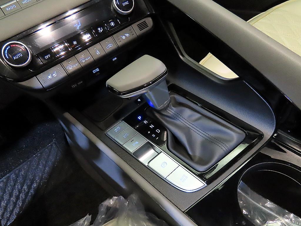 HYUNDAI Avante - Vista 12
