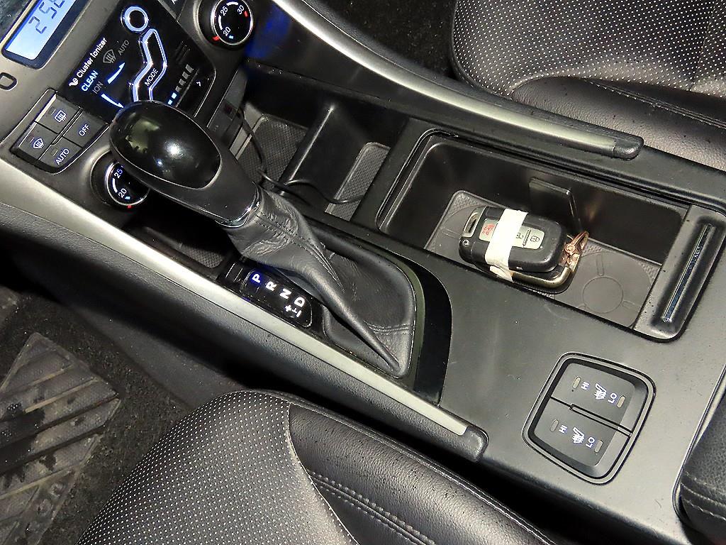 HYUNDAI Sonata - Vista 12