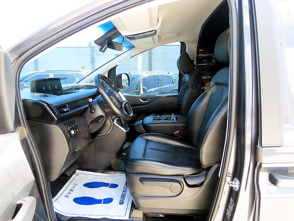 HYUNDAI Staria - Vista 5