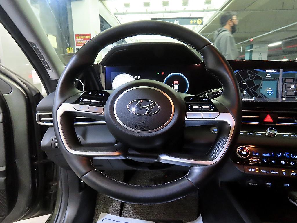HYUNDAI Avante - Vista 8