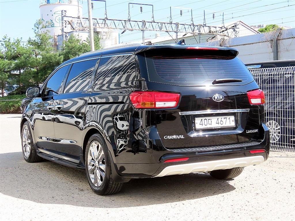 KIA Carnival - Vista 3