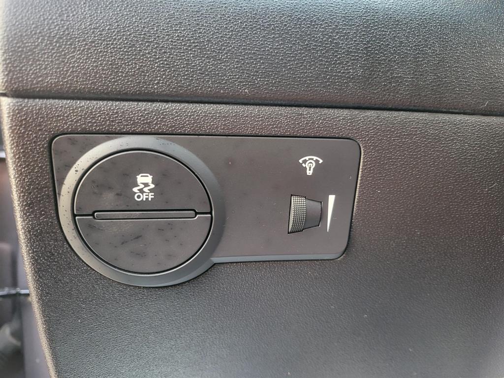 HYUNDAI Genesis - Vista 12