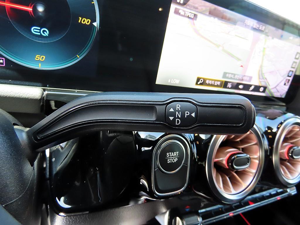 Mercedes Benz EQA - Vista 10