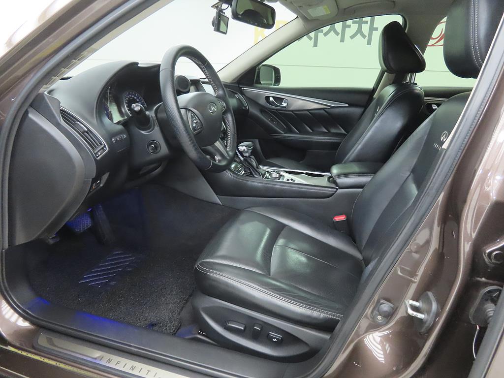 Infiniti Q - Vista 5