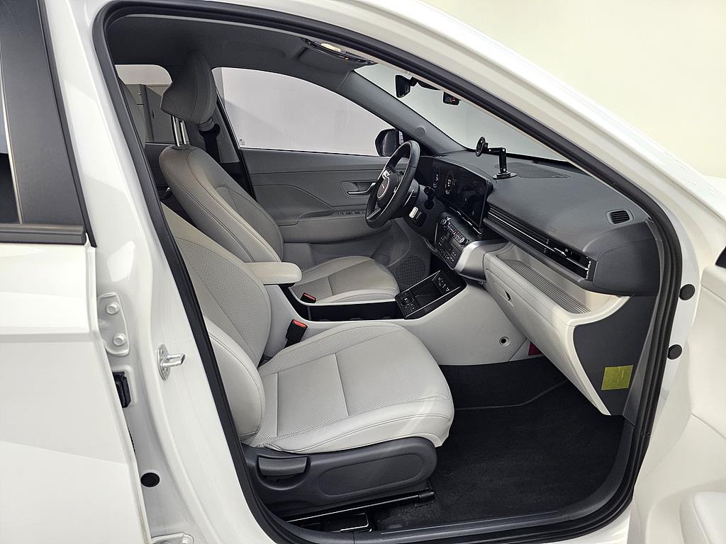 HYUNDAI Kona - Vista 11