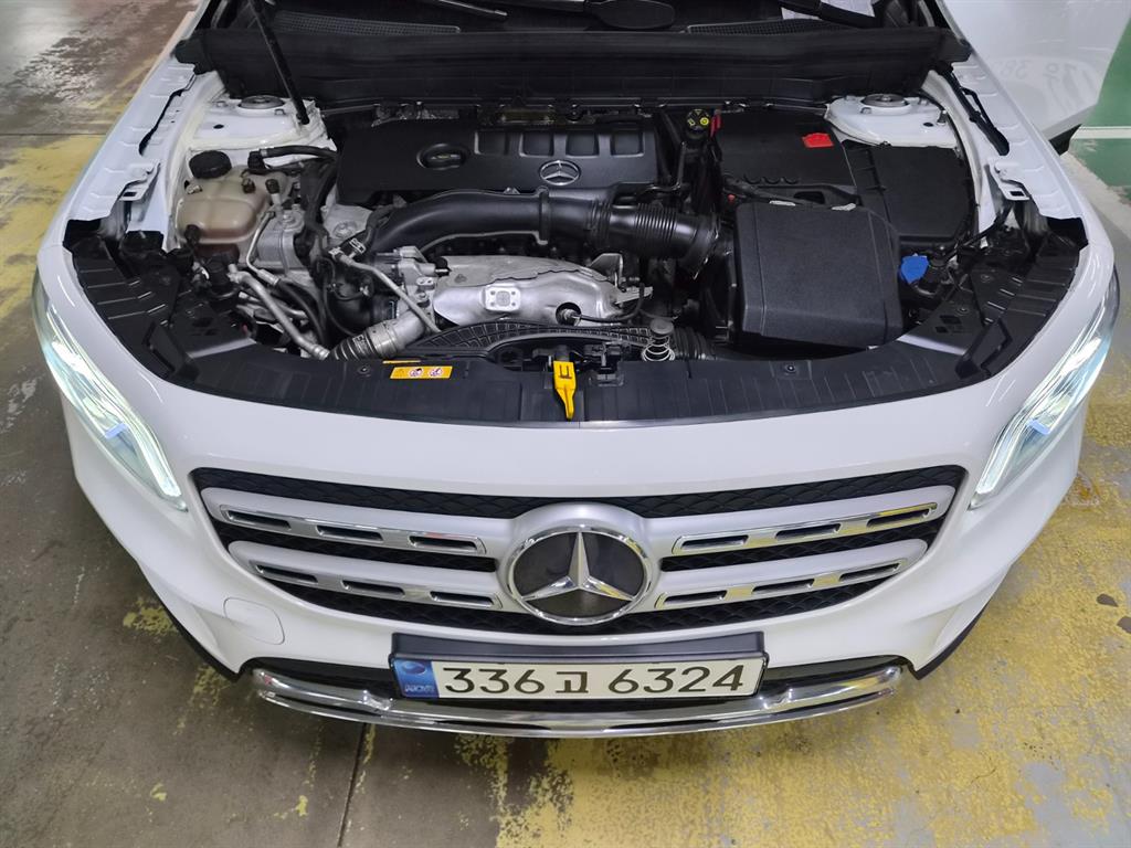 Mercedes Benz GLB Class - Vista 6