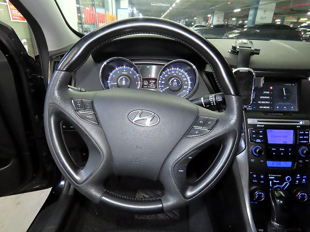 HYUNDAI Sonata - Vista 8