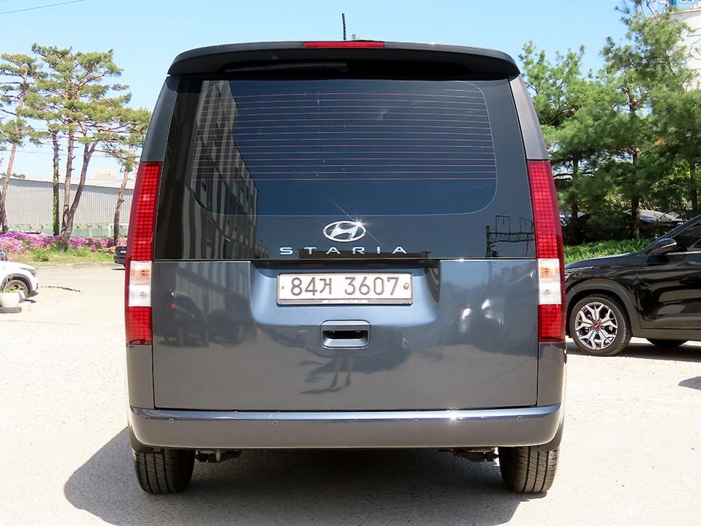 HYUNDAI Staria - Vista 4