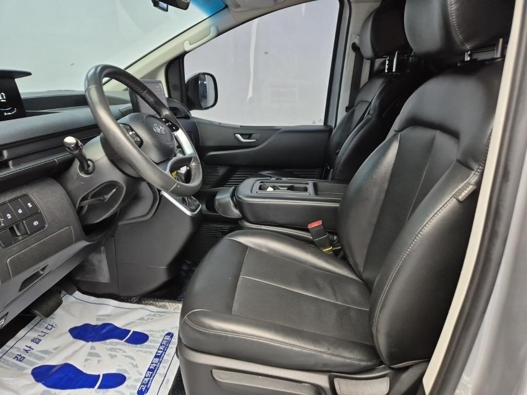 HYUNDAI Staria - Vista 11