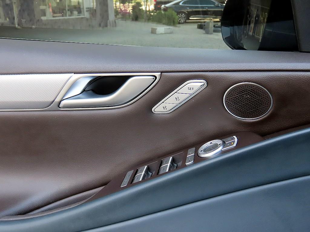 Genesis G80 - Vista 12
