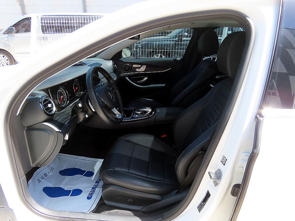 Mercedes Benz E class - Vista 5