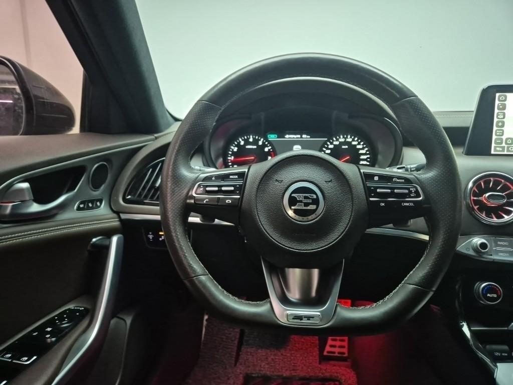 KIA Stinger - Vista 9