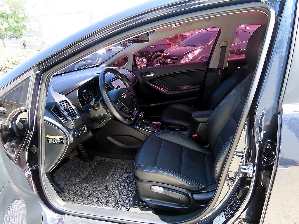 KIA K3 - Vista 5