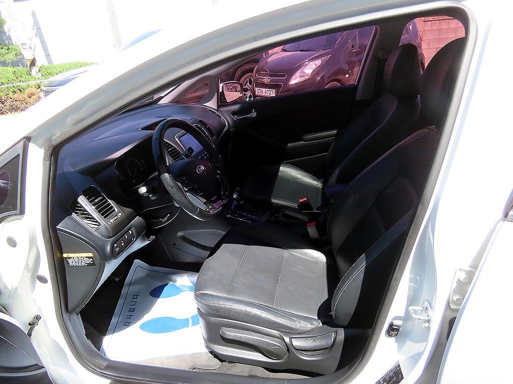 KIA K3 - Vista 5