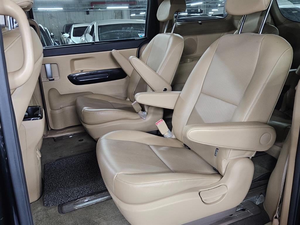 KIA Carnival 2018 Negro - Importación desde Corea - HF Imports Iquique - Foto 16