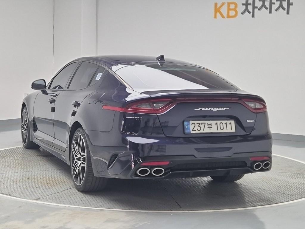 KIA Stinger - Vista 2