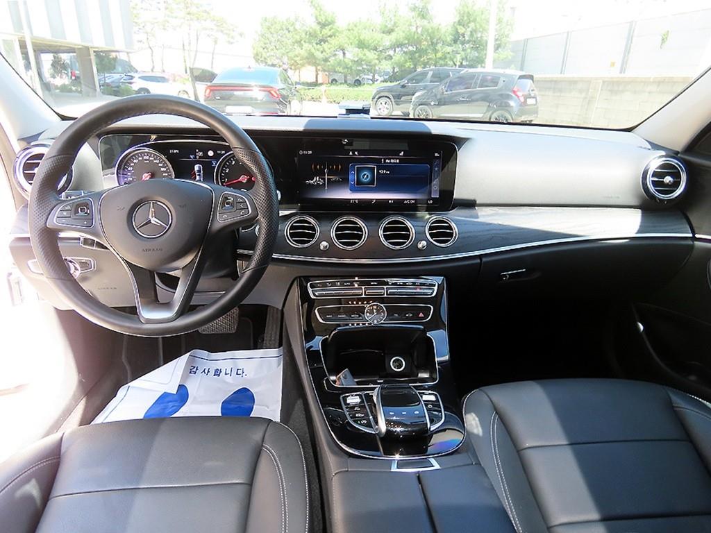 Mercedes Benz E class - Vista 7