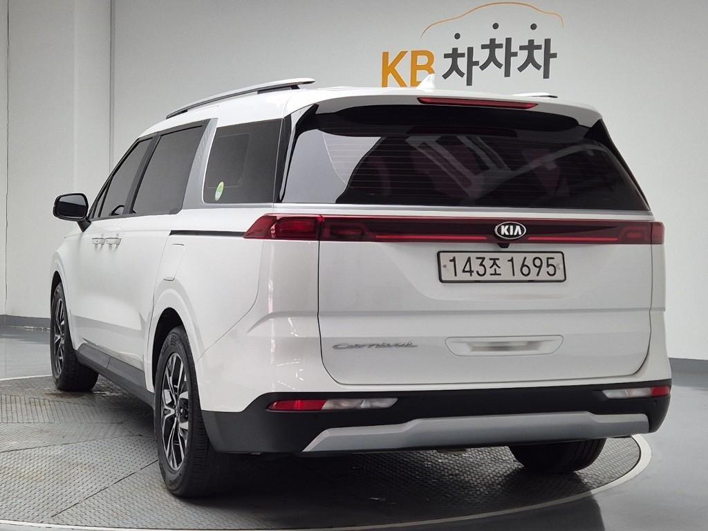 KIA Carnival - Vista 2