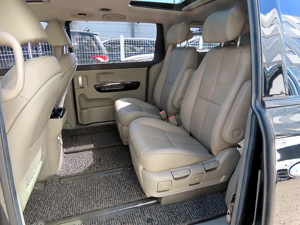 KIA Carnival - Vista 6