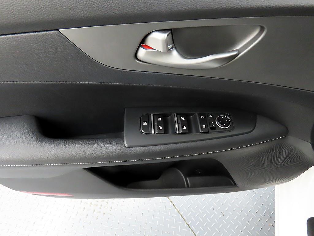 KIA K3 - Vista 11