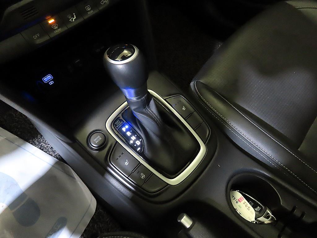 HYUNDAI Kona - Vista 12