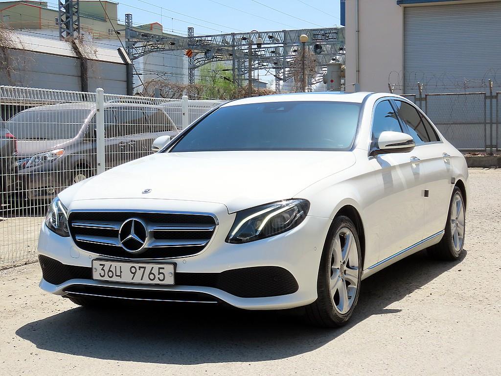 Mercedes Benz E class - Vista 2