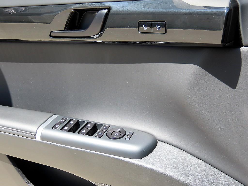 HYUNDAI Grandeur - Vista 12