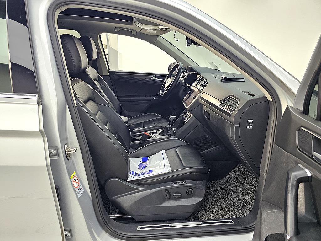 Volkswagen Tiguan - Vista 11