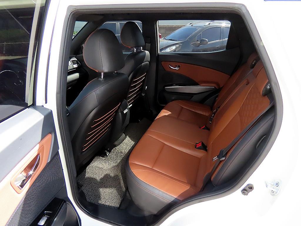 Ssangyong Tivoli - Vista 6