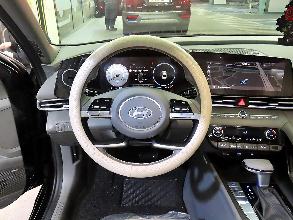 HYUNDAI Avante - Vista 8