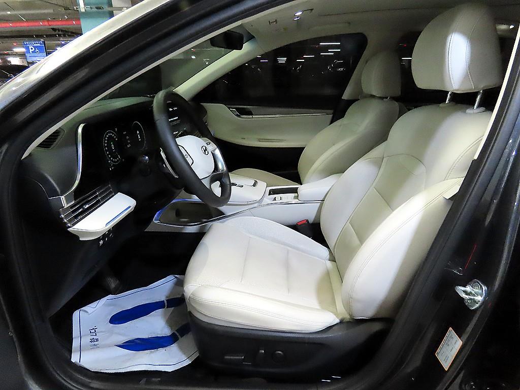 HYUNDAI Grandeur - Vista 6
