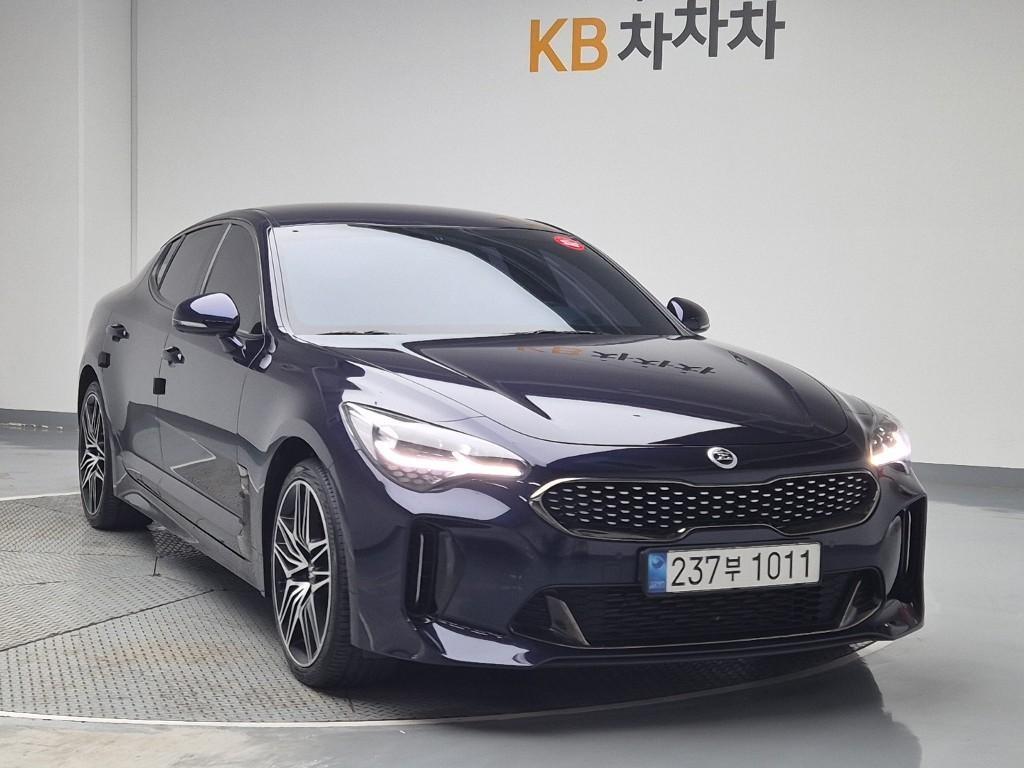 KIA Stinger - Vista 4