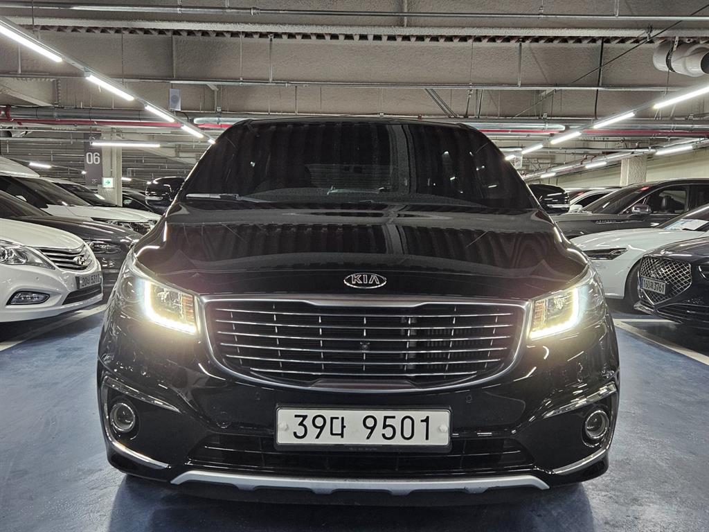KIA Carnival - Vista 2