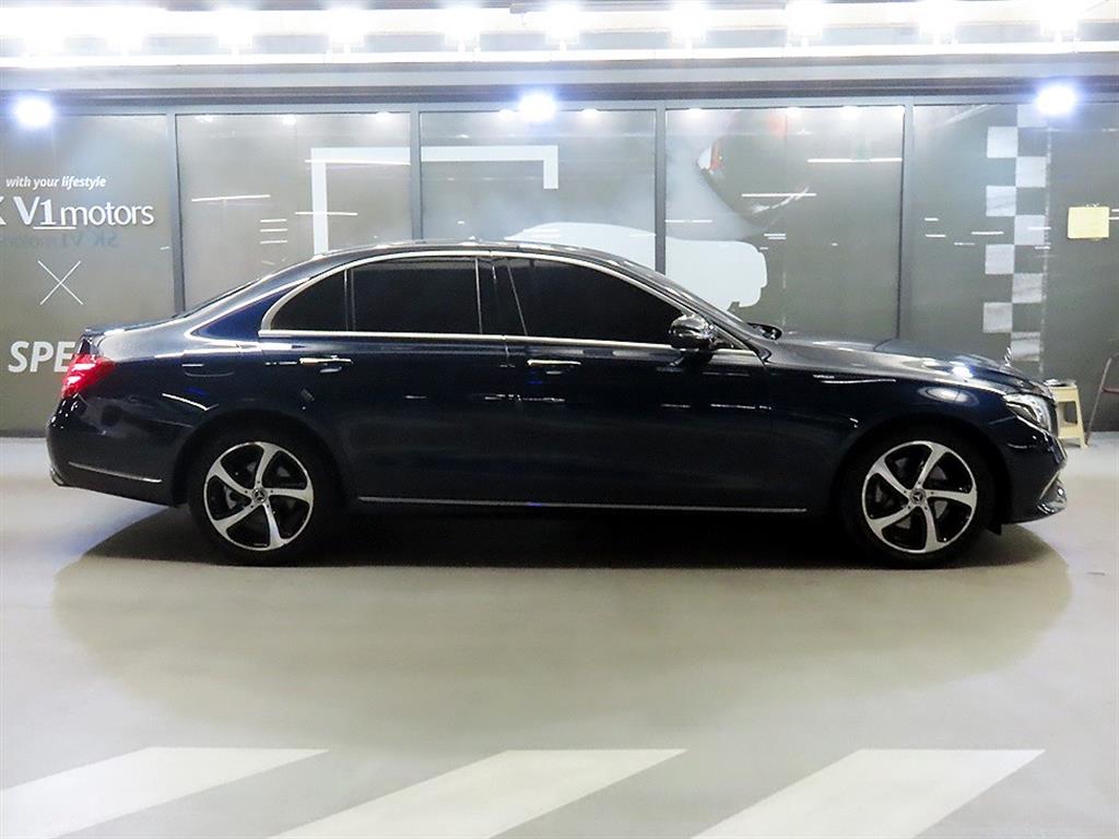 Mercedes Benz E class - Vista 3