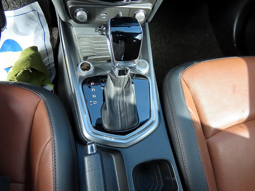Ssangyong Tivoli - Vista 10