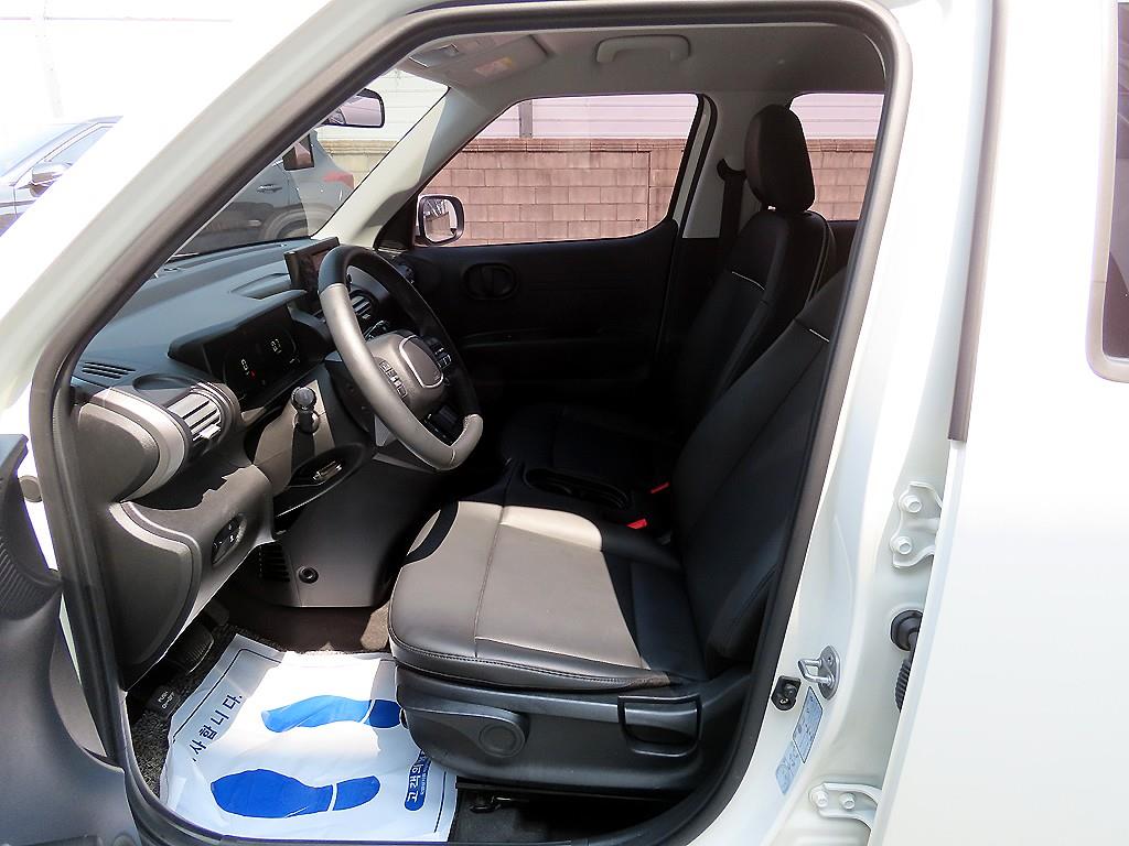 HYUNDAI Casper - Vista 5