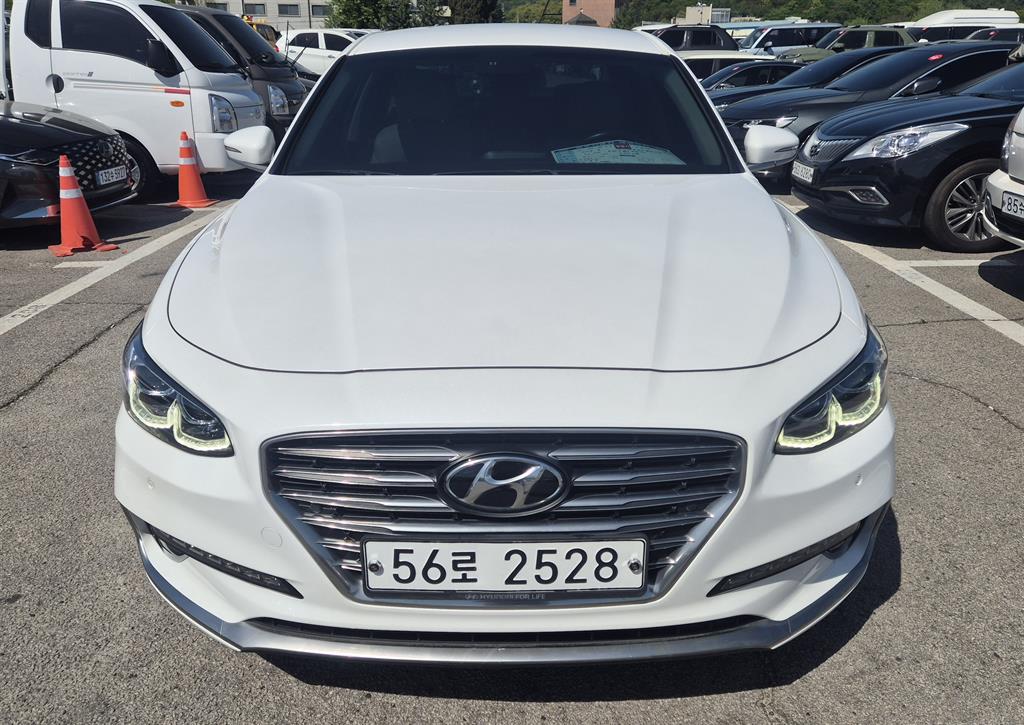 HYUNDAI Grandeur - Vista 2