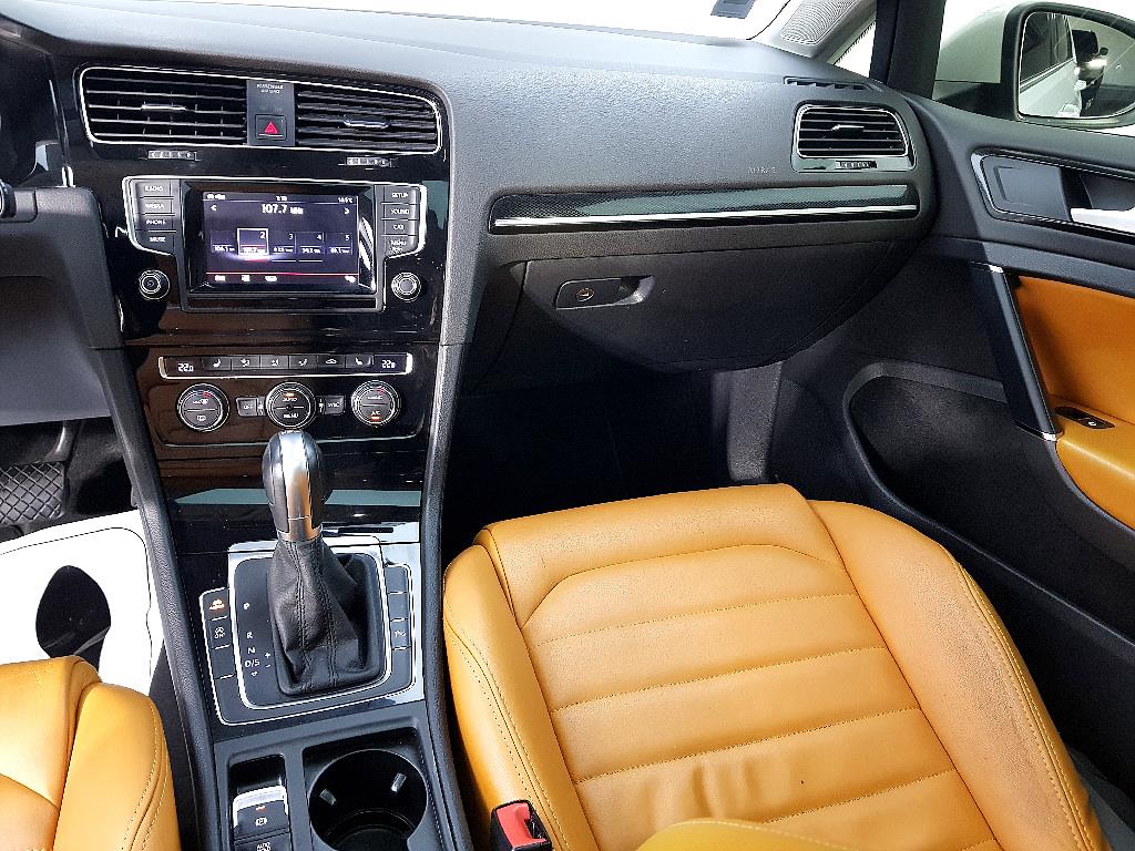 Volkswagen Golf - Vista 10