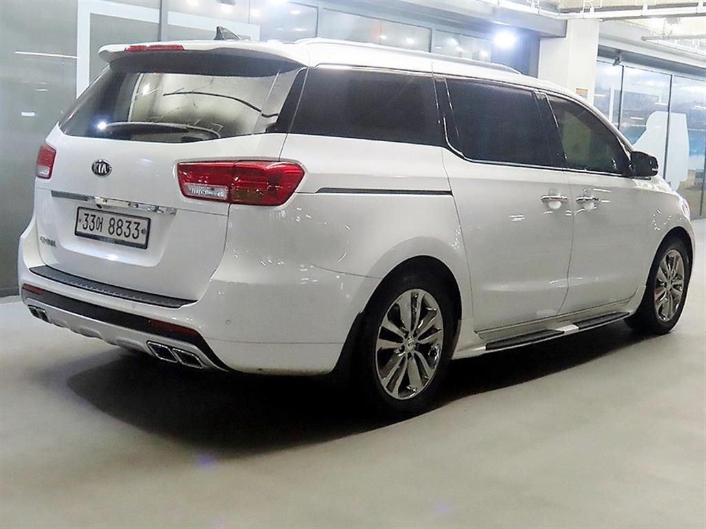 KIA Carnival - Vista 4