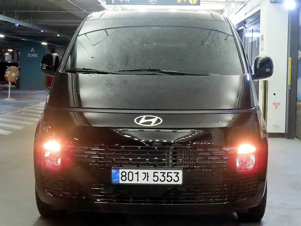 HYUNDAI Staria - Vista 2