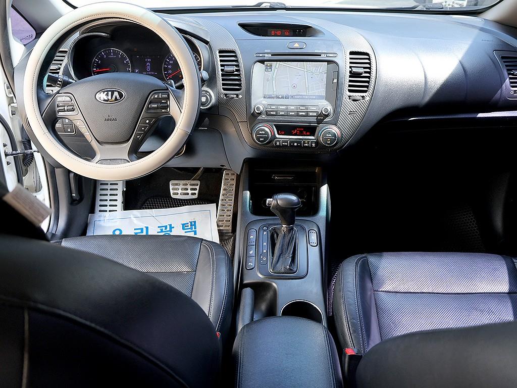 KIA K3 - Vista 9