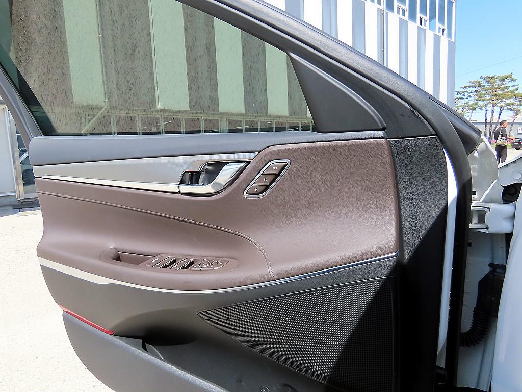 HYUNDAI Grandeur - Vista 11