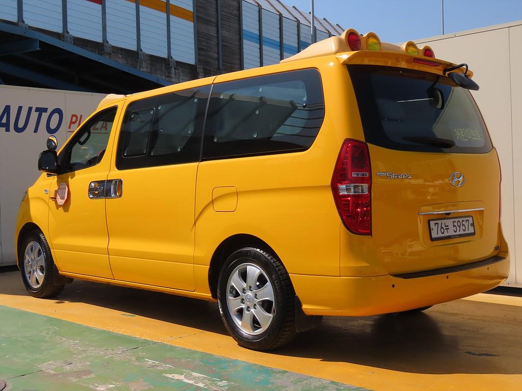 HYUNDAI Starex - Vista 4