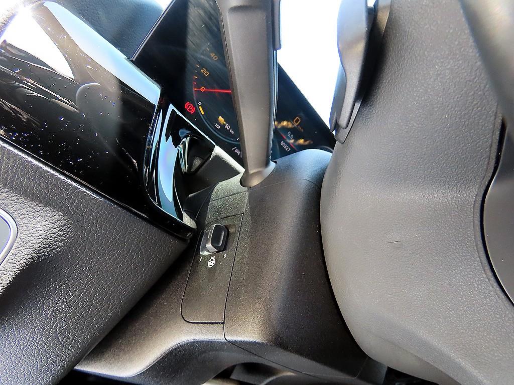 Mercedes Benz EQA - Vista 12
