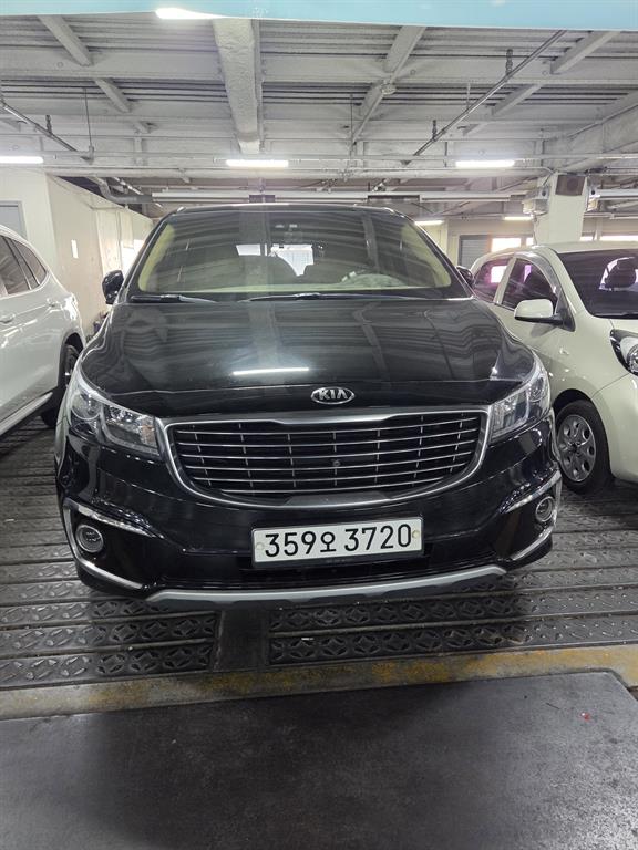 KIA Carnival 2017 Negro - Importación desde Corea - HF Imports Iquique - Foto 1