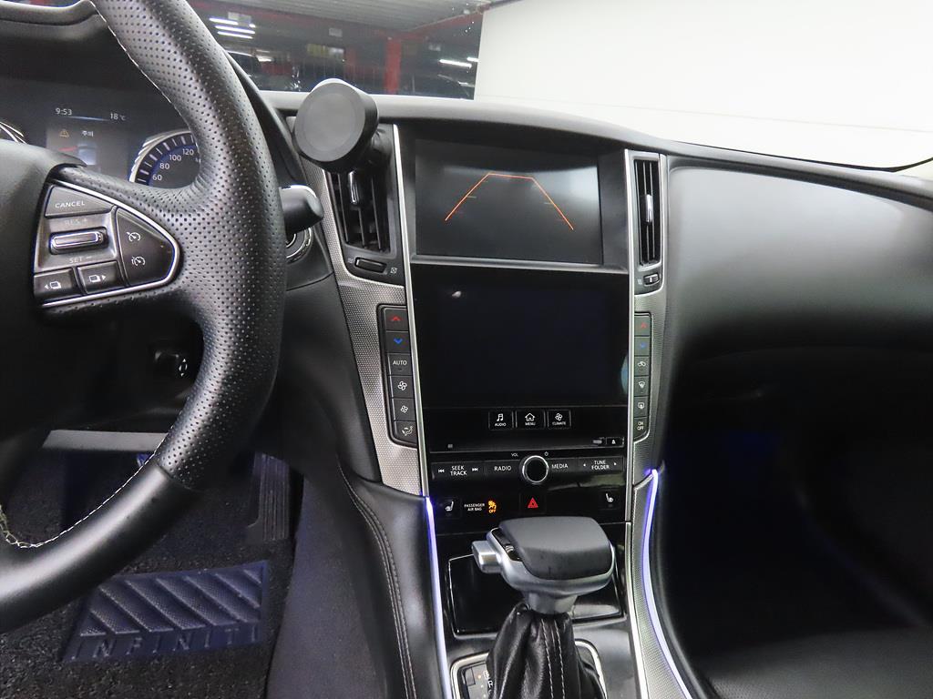 Infiniti Q - Vista 10