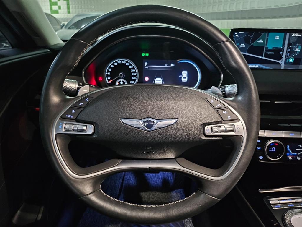 Genesis G80 - Vista 10